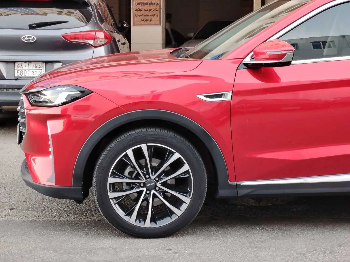 Car image 9