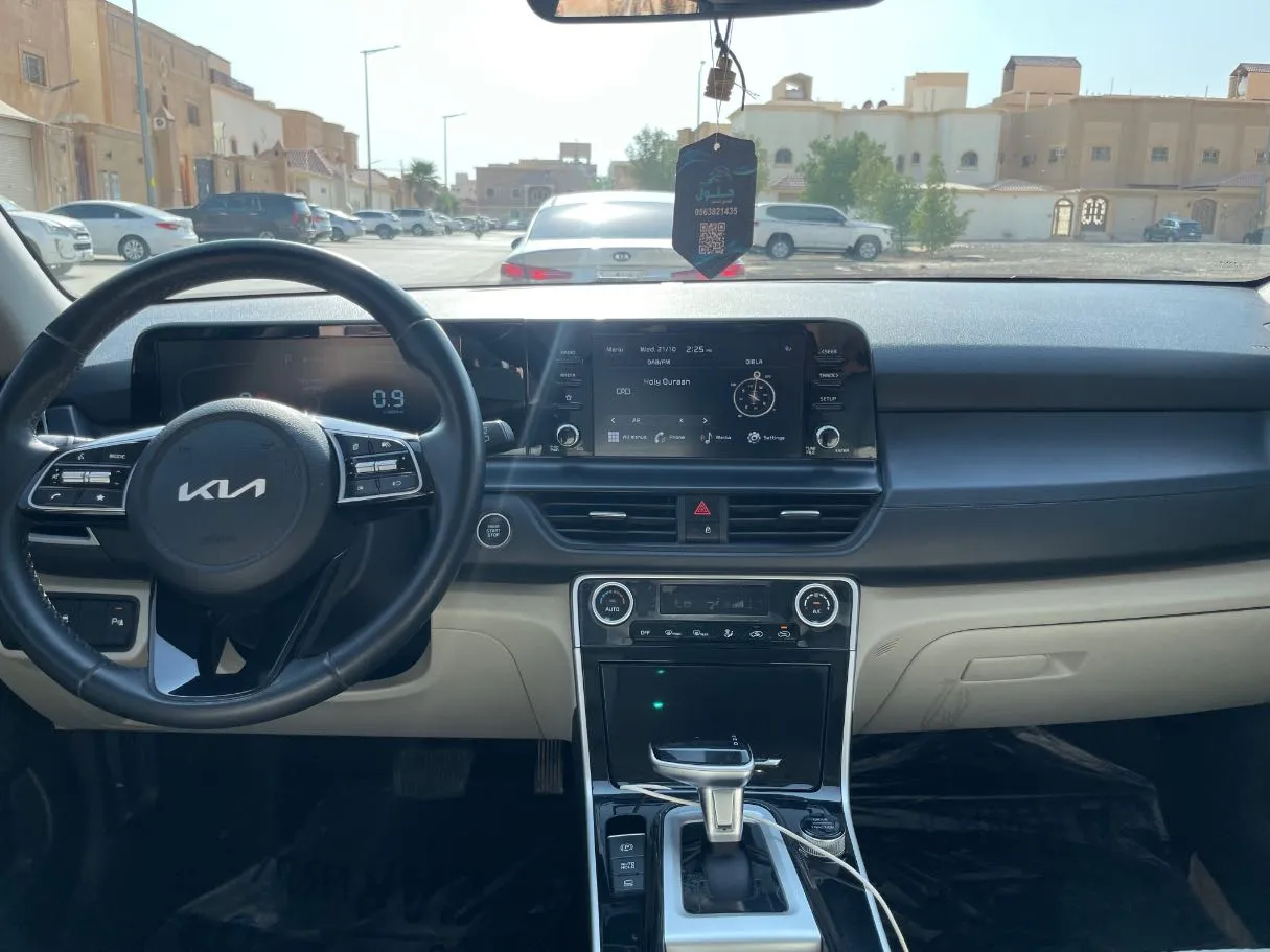 Car image 20