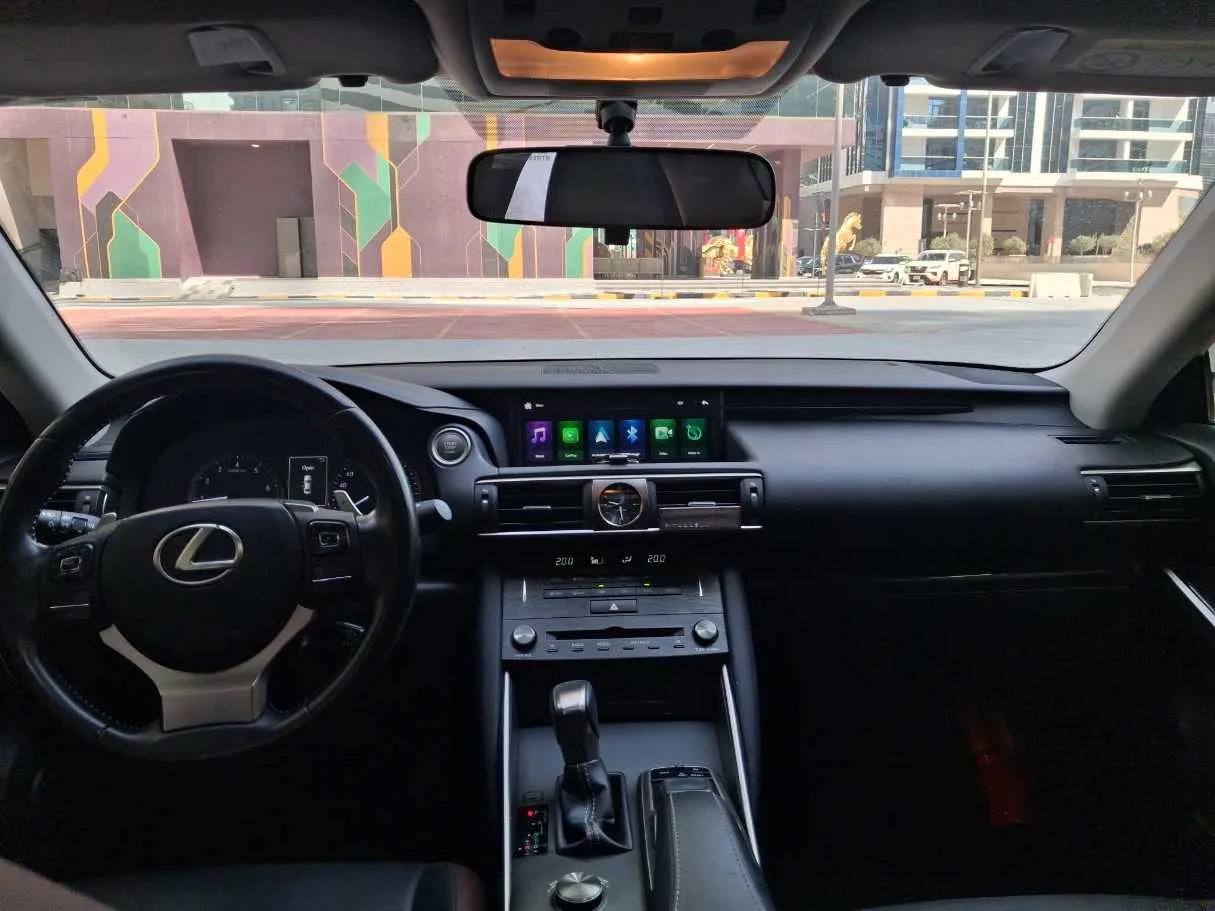 Car image 17