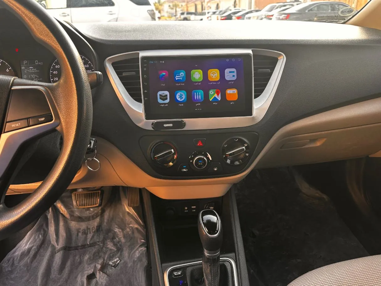 Car image 18