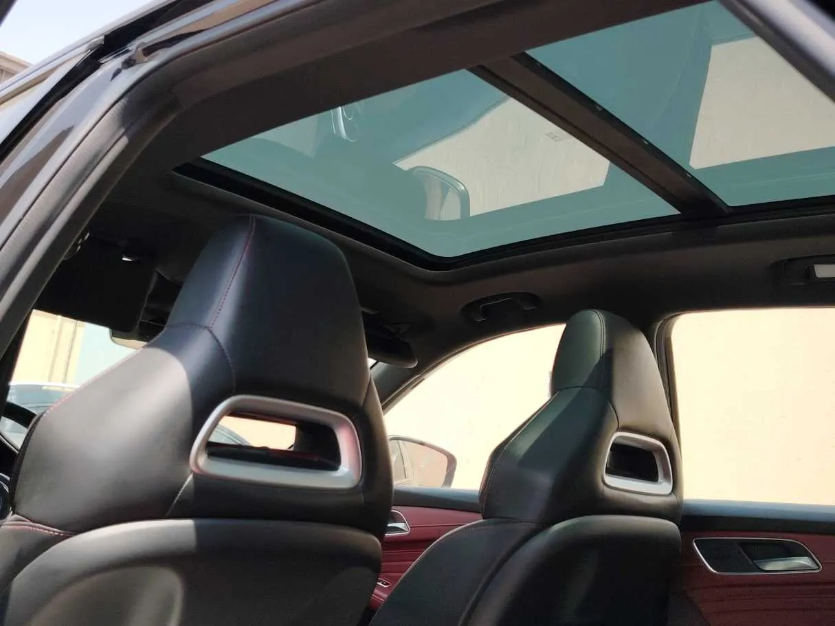 Car image 17