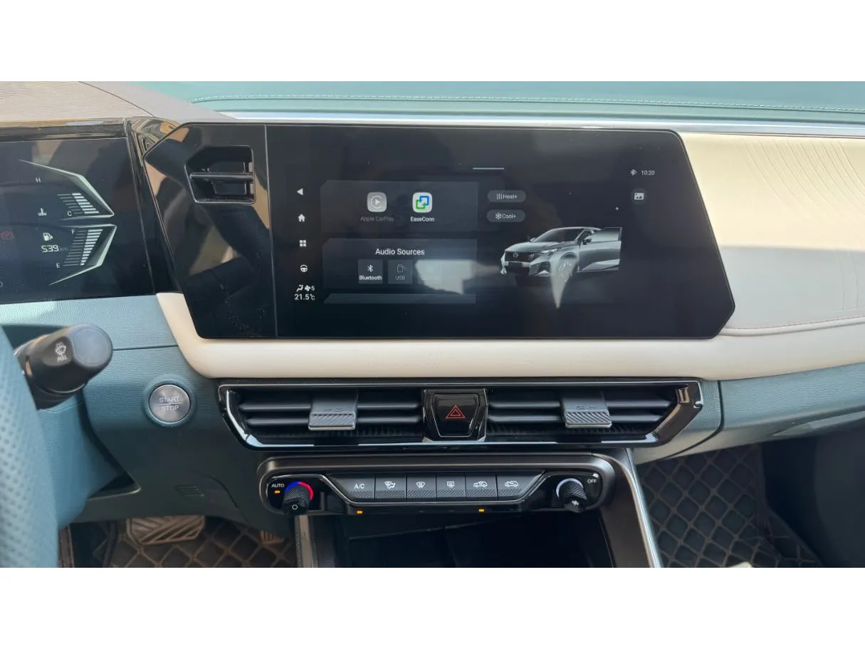 Car image 17