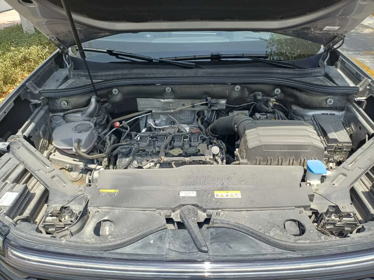 Car image 24