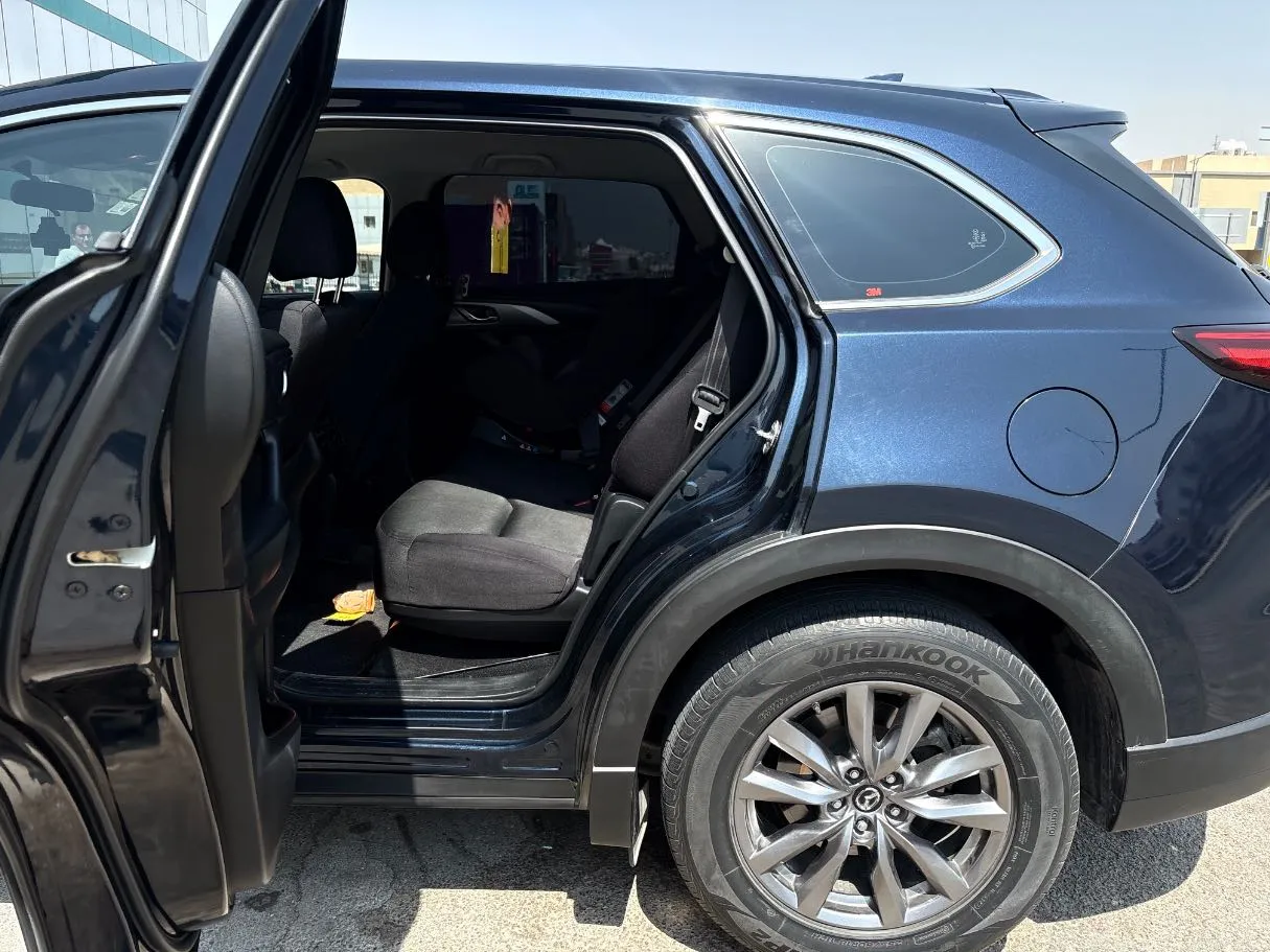 Car image 15