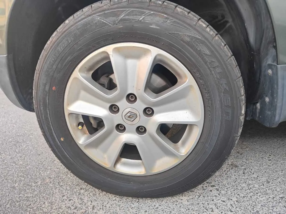 Car image 6