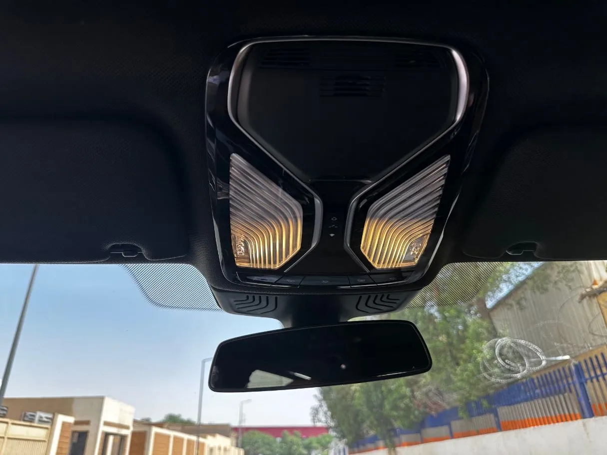 Car image 27