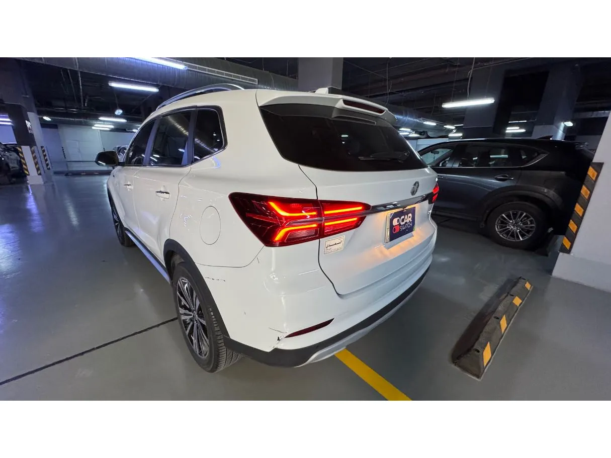 Car image 7