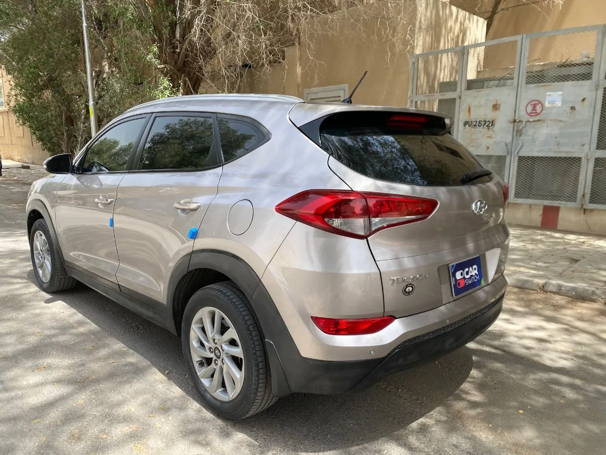Car image 7