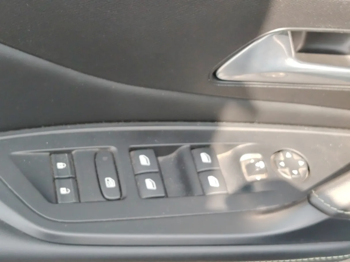 Car image 31