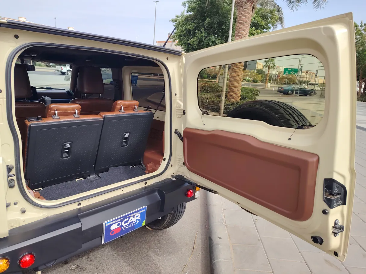 Car image 22
