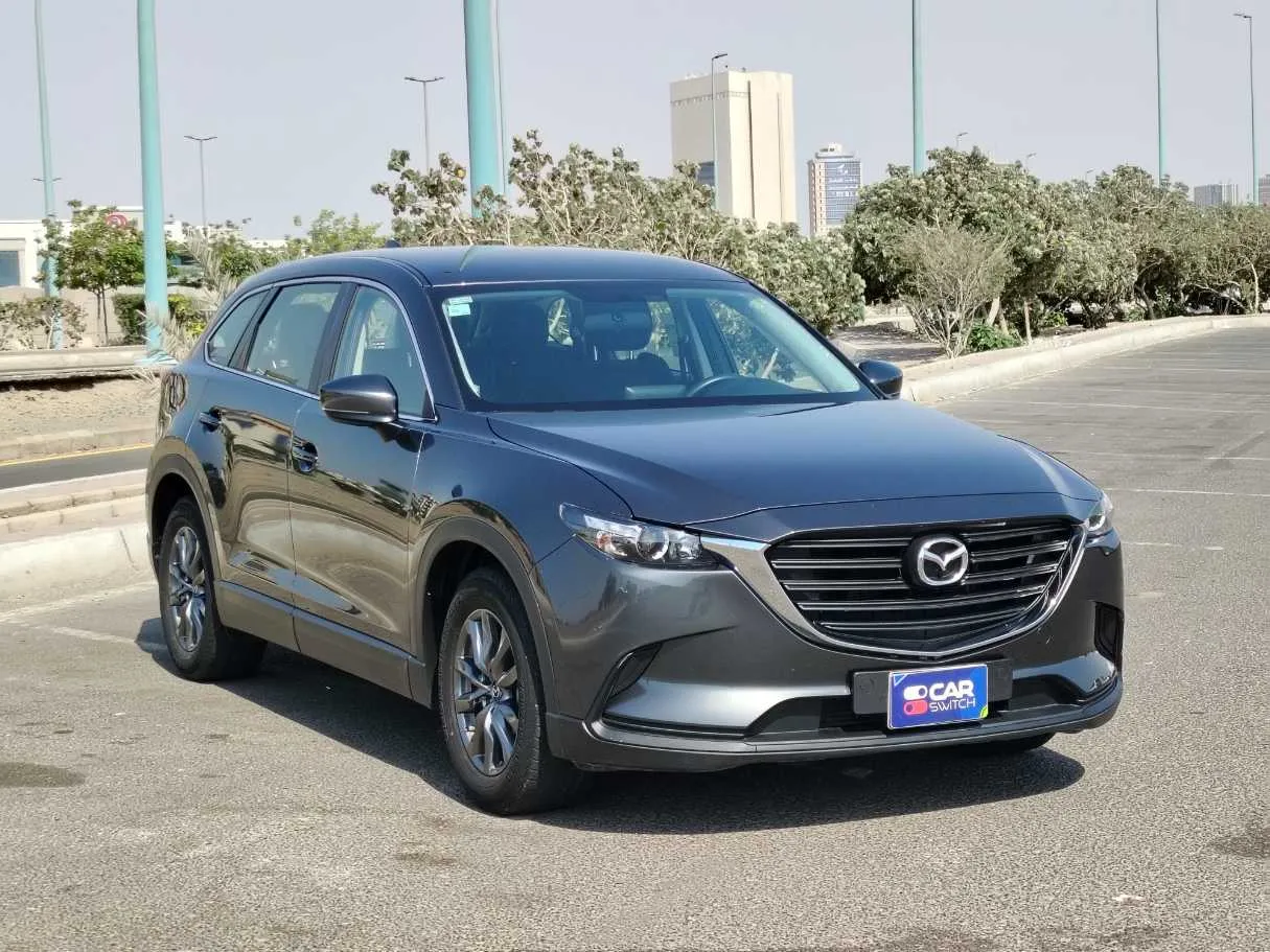 Car image 4