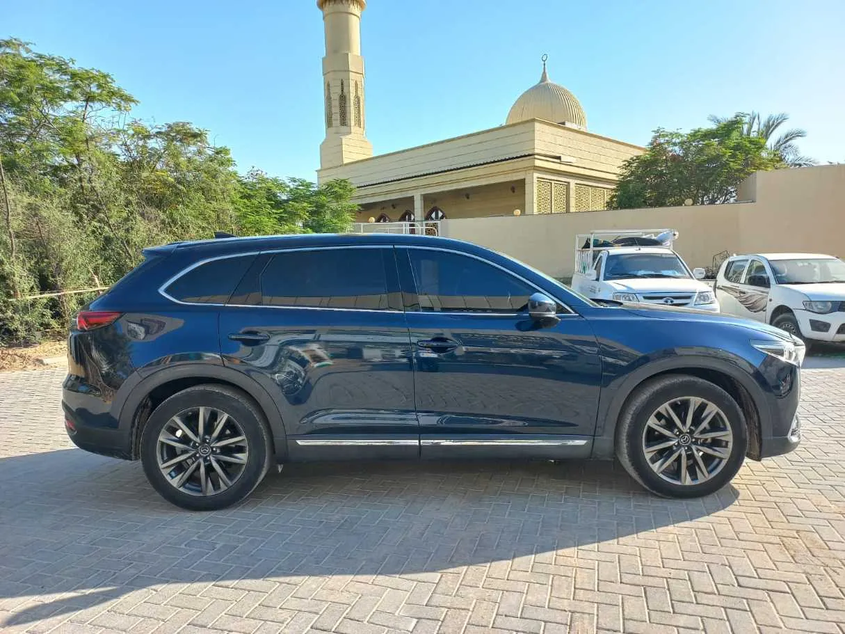 Car image 8