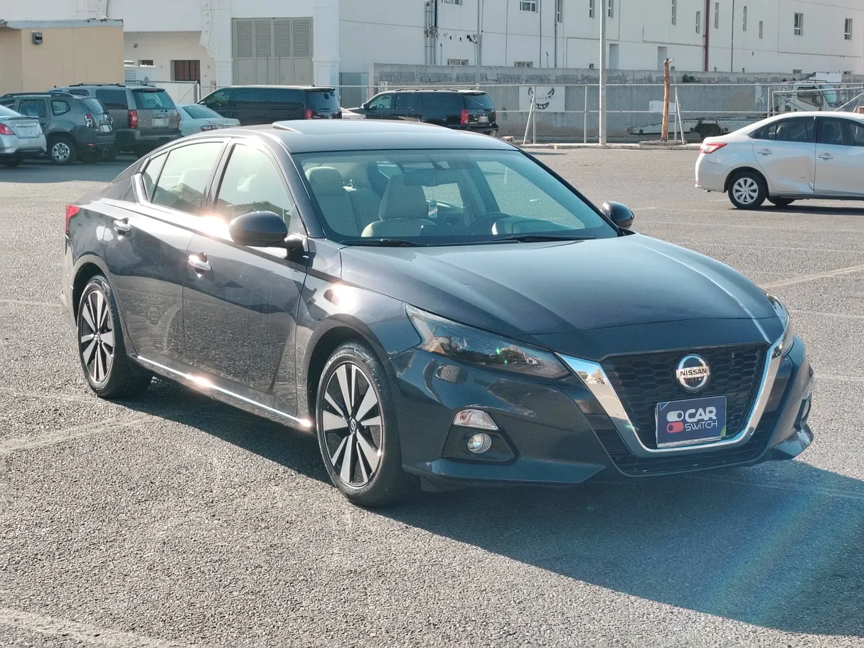 Car image 11