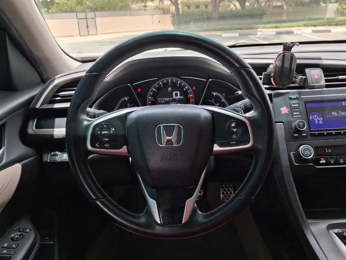 Car image 15