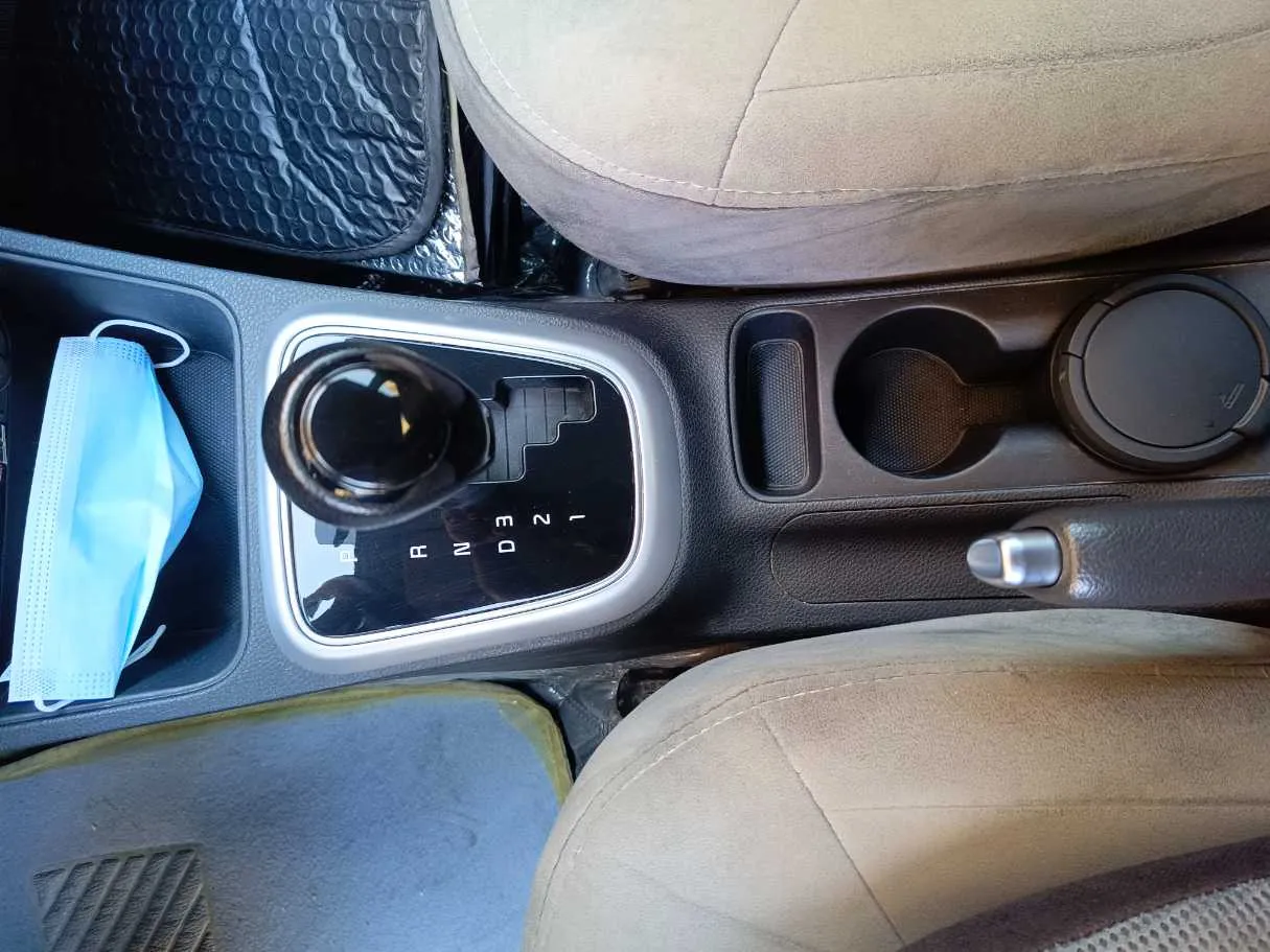 Car image 19