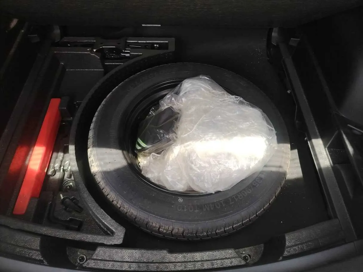 Car image 44