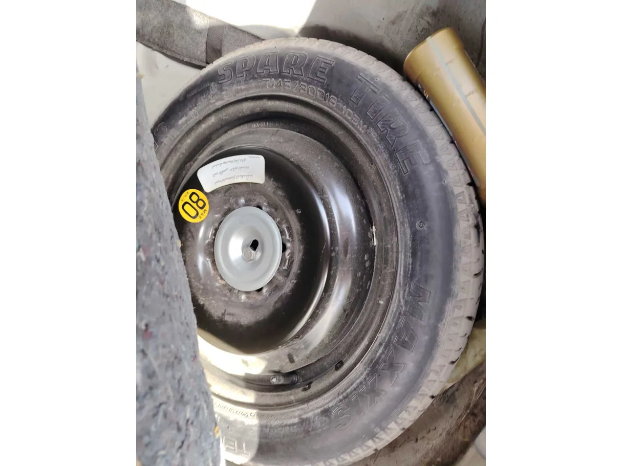 Car image 22