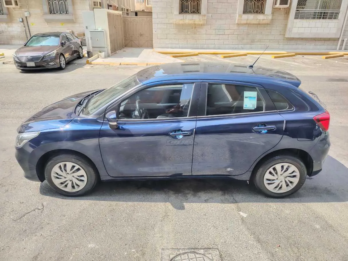 Car image 8