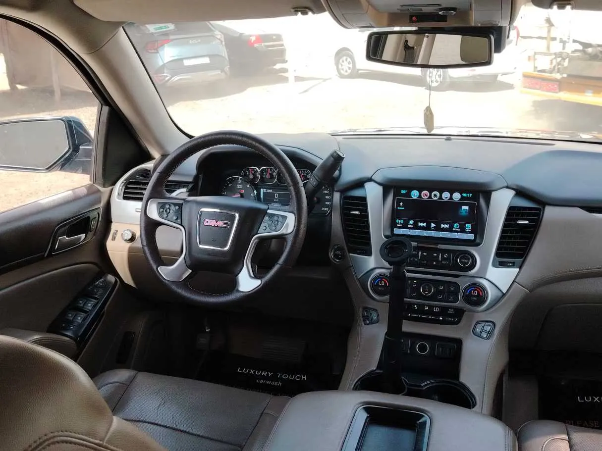 Car image 20