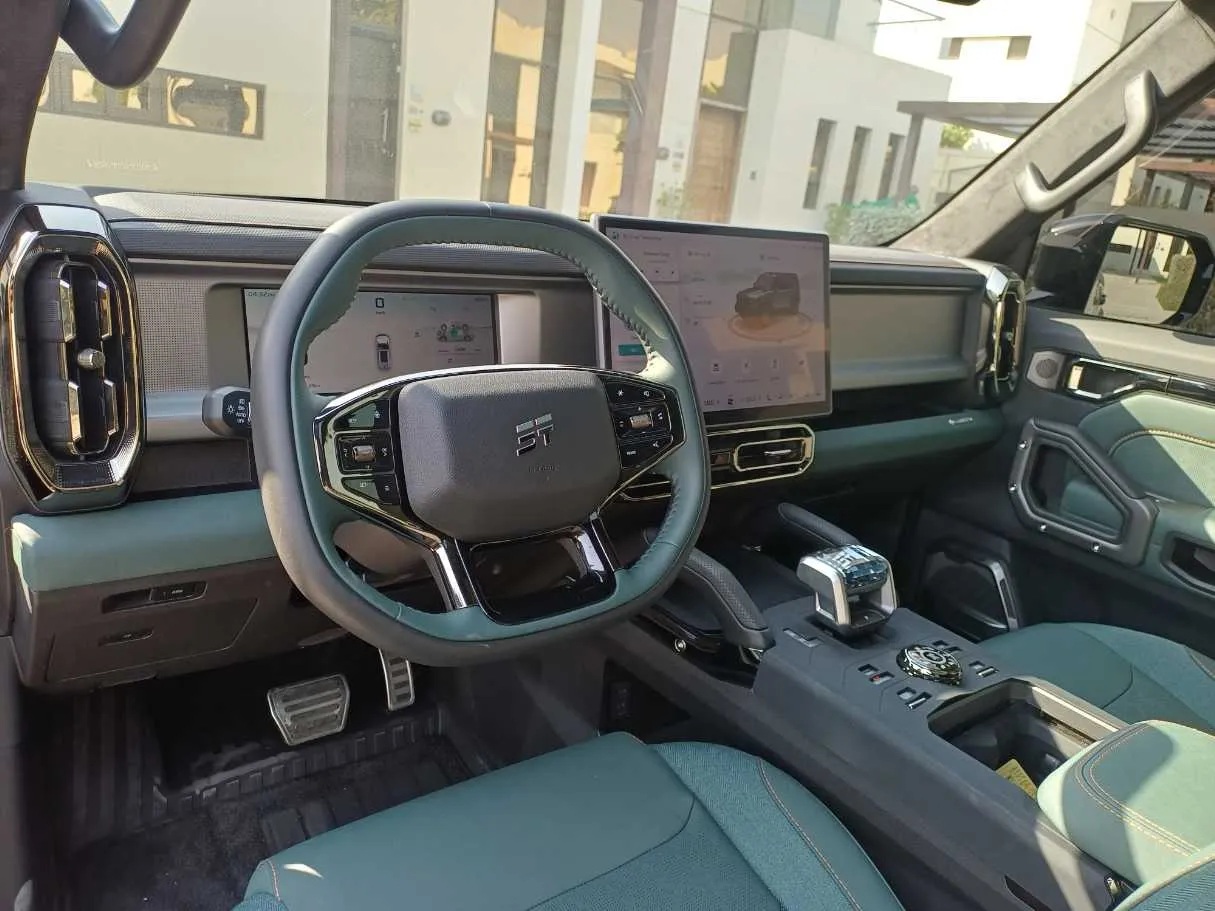 Car image 11