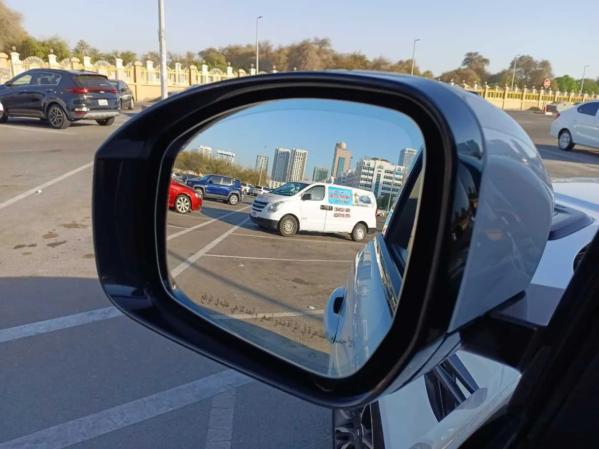 Car image 21