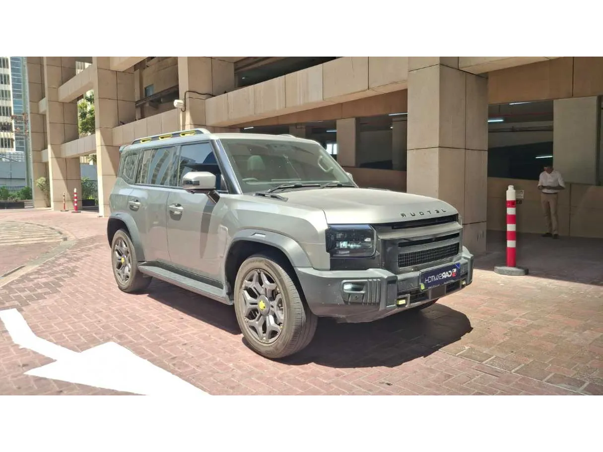 Car image 3