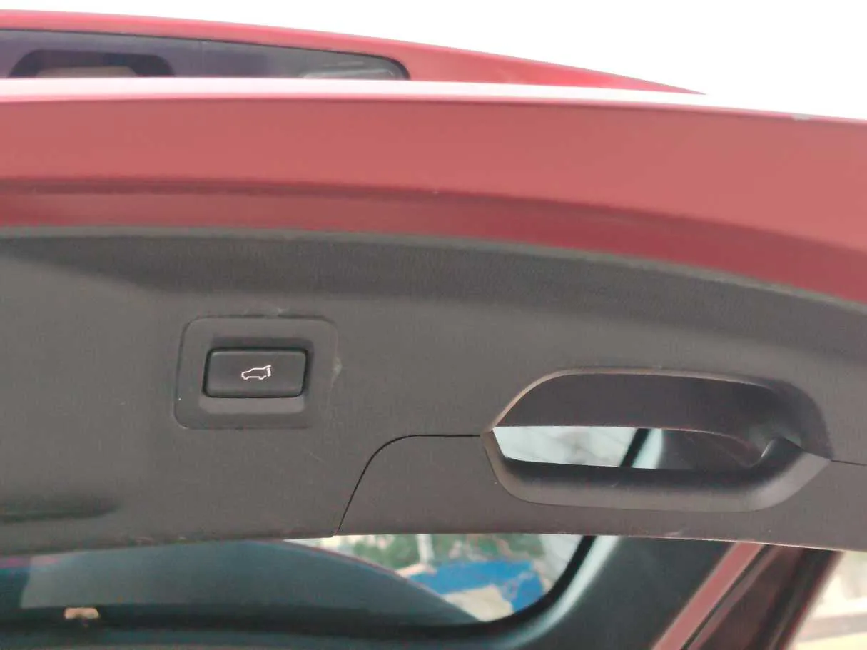 Car image 33