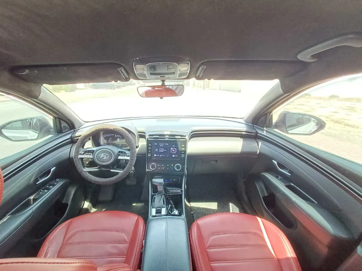 Car image 13