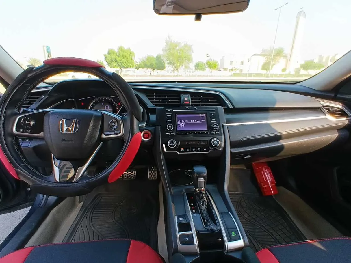 Car image 14