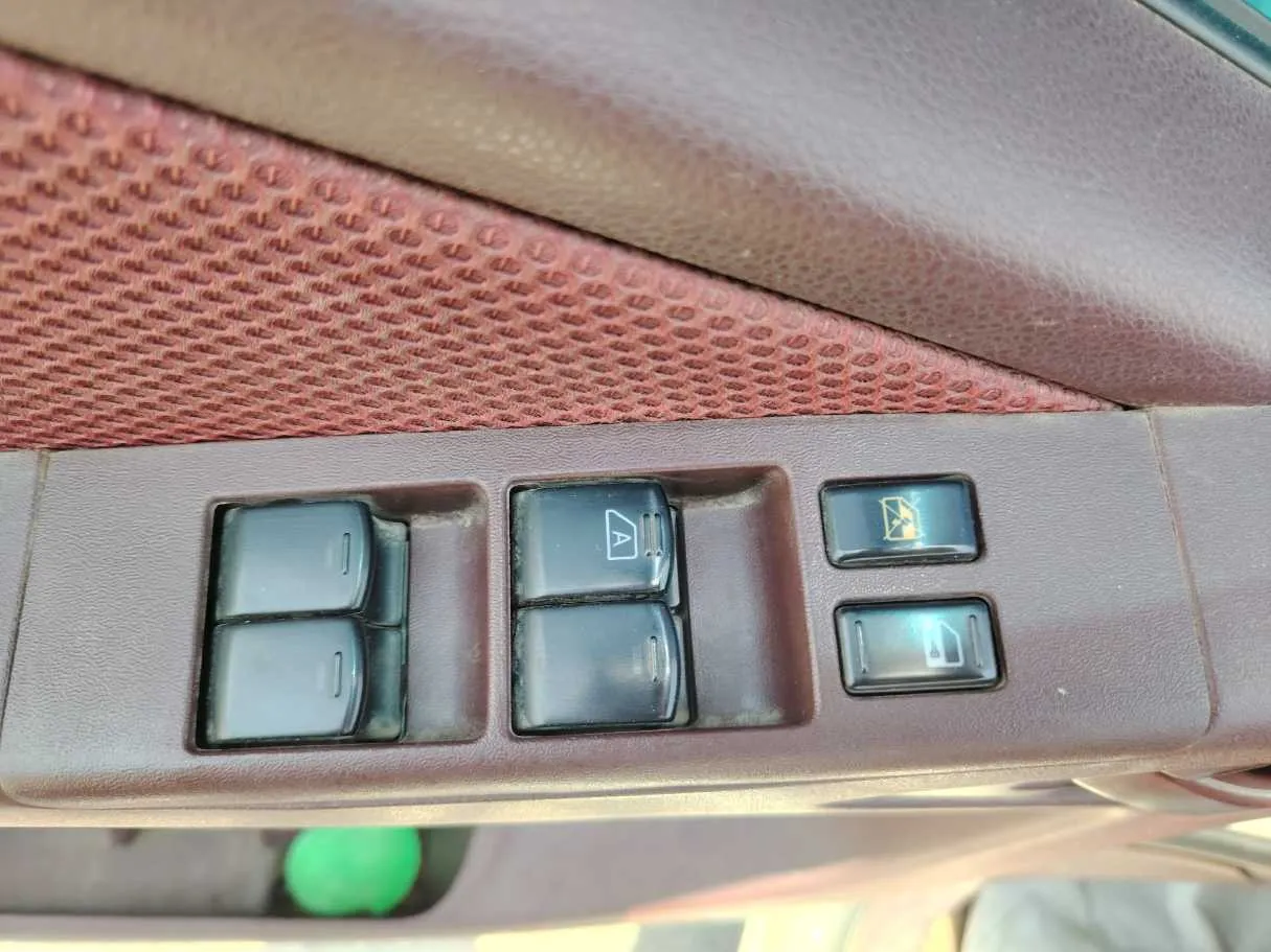 Car image 33