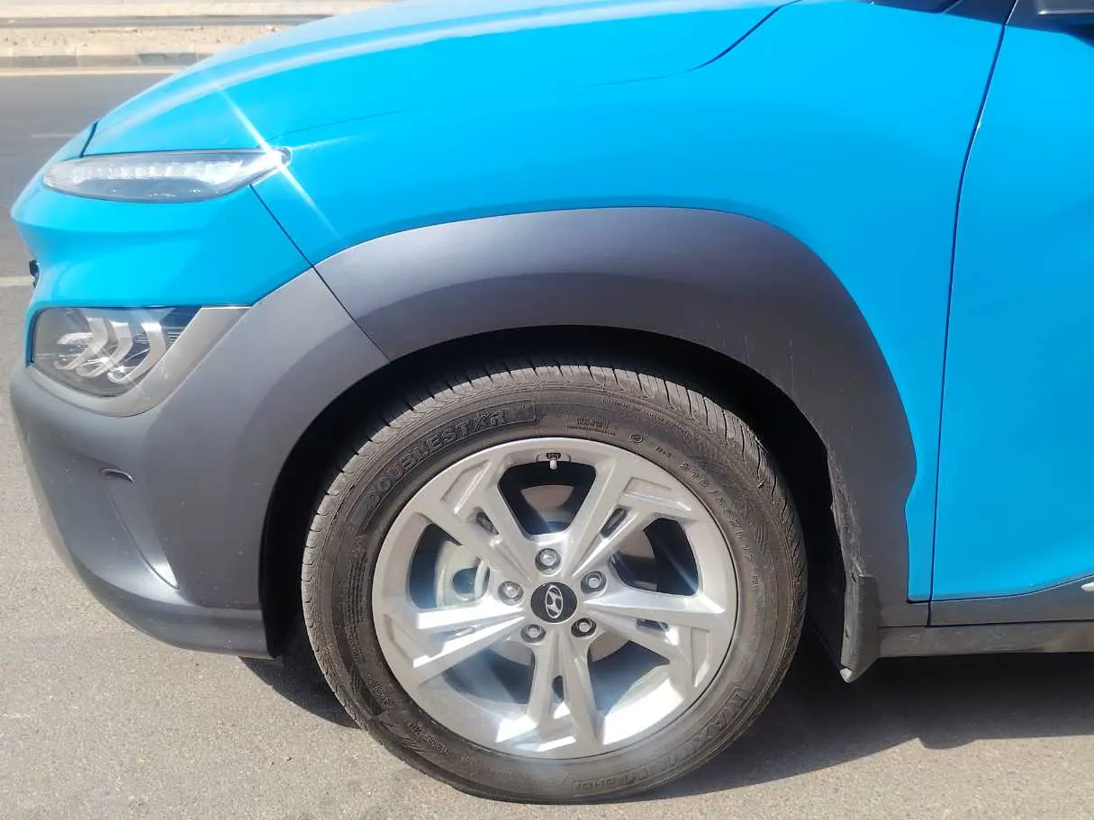 Car image 9