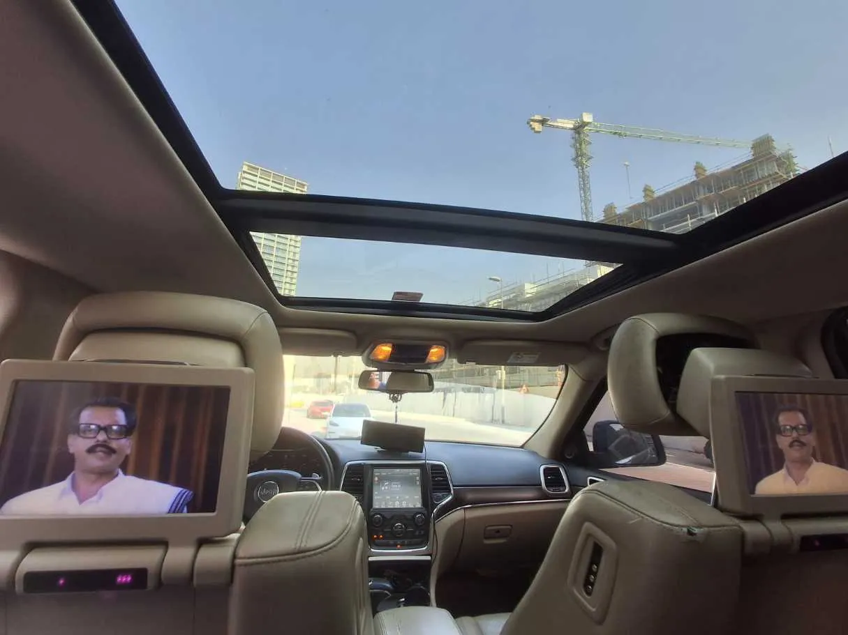 Car image 17