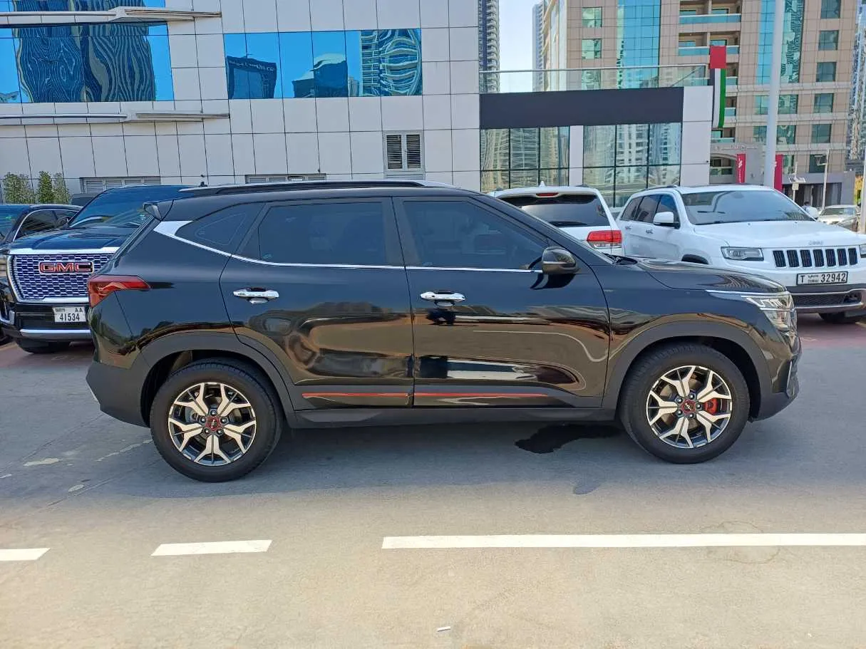 Car image 8