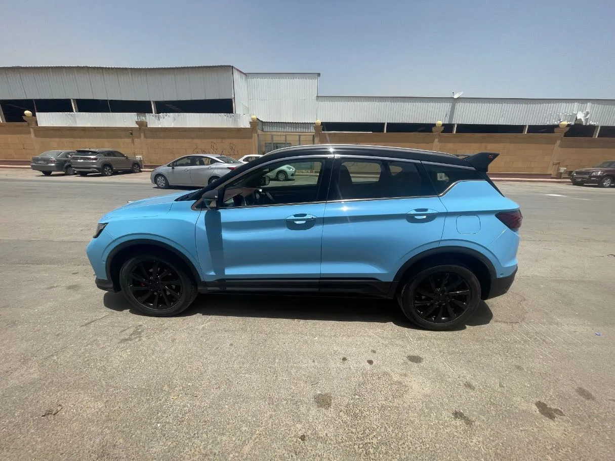 Car image 7