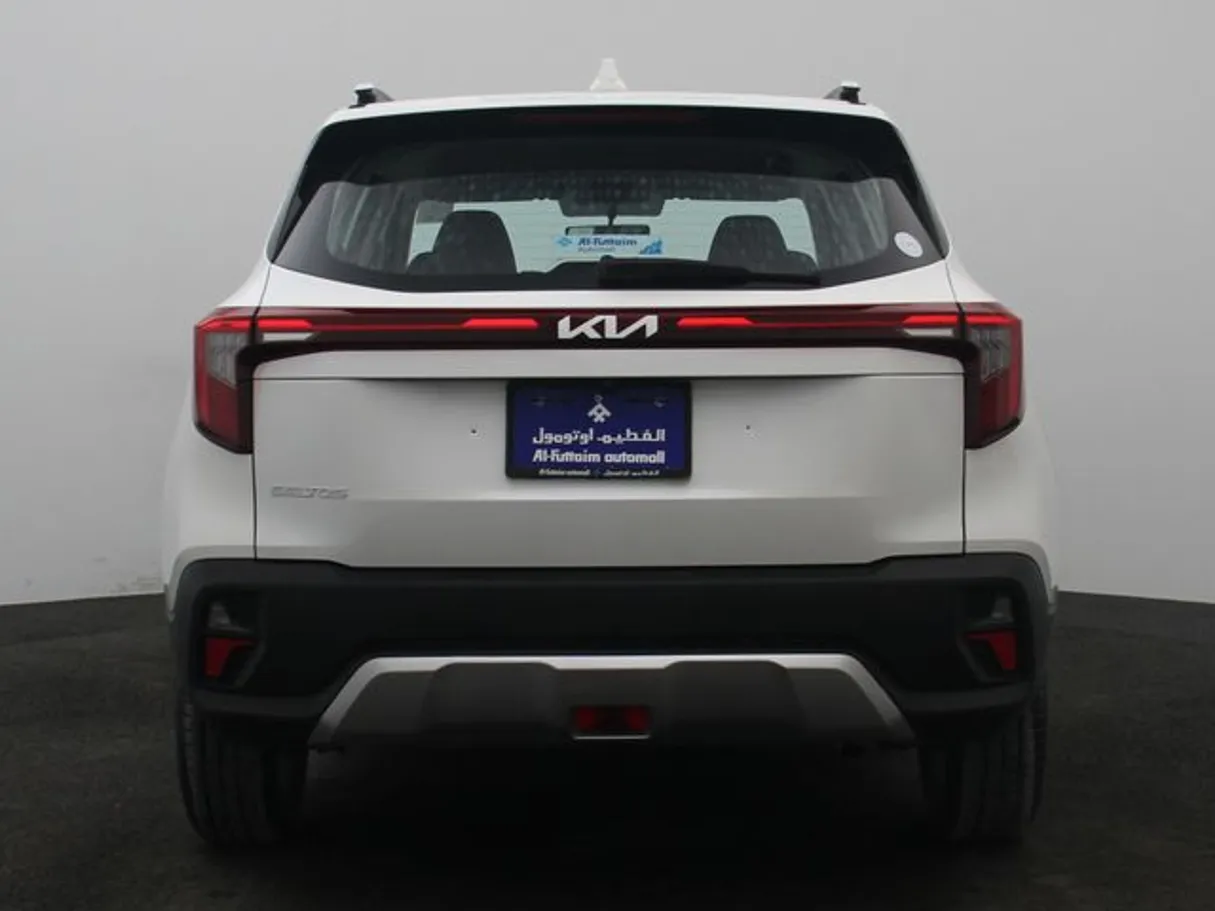 Car image 12