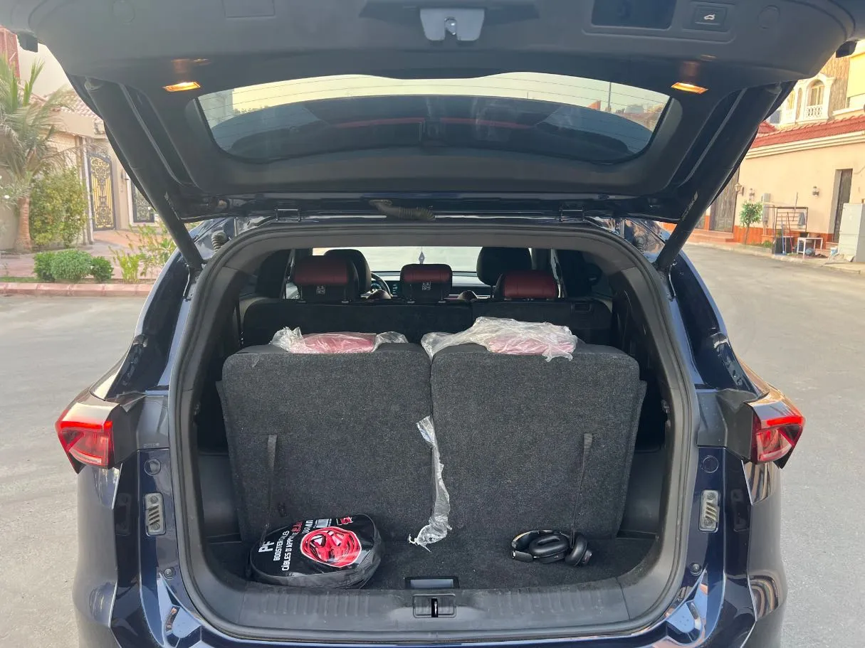 Car image 21