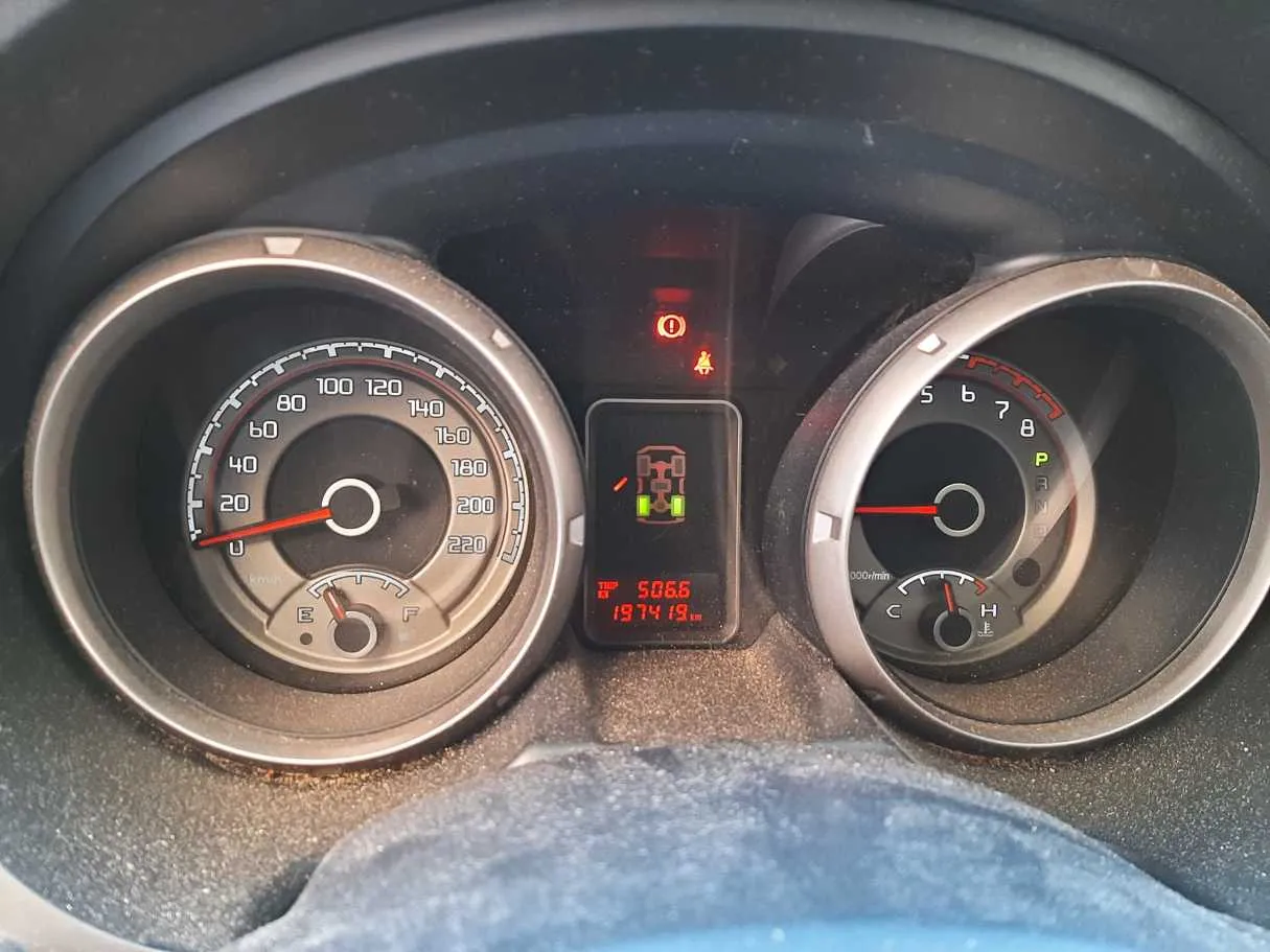 Car image 18