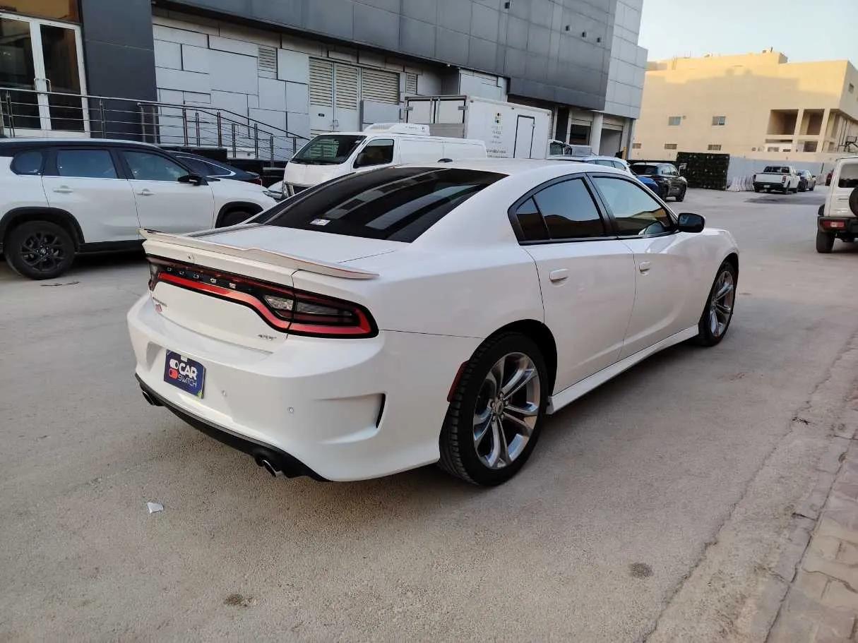 Car image 5