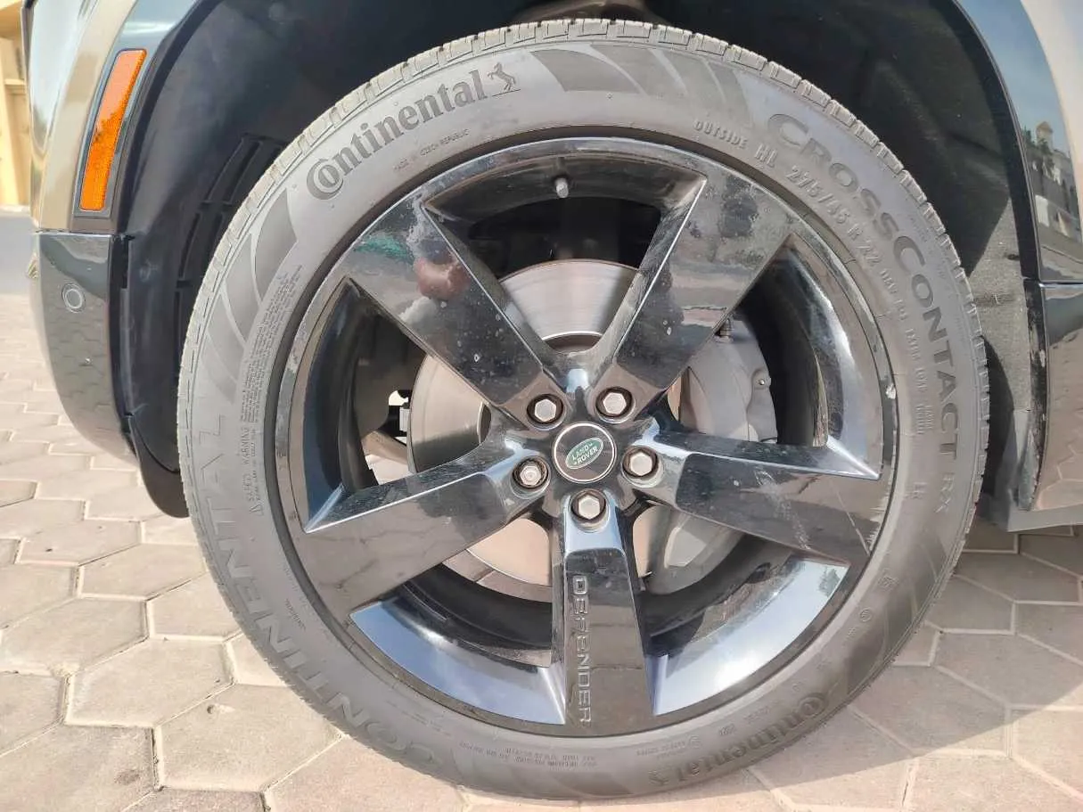 Car image 10