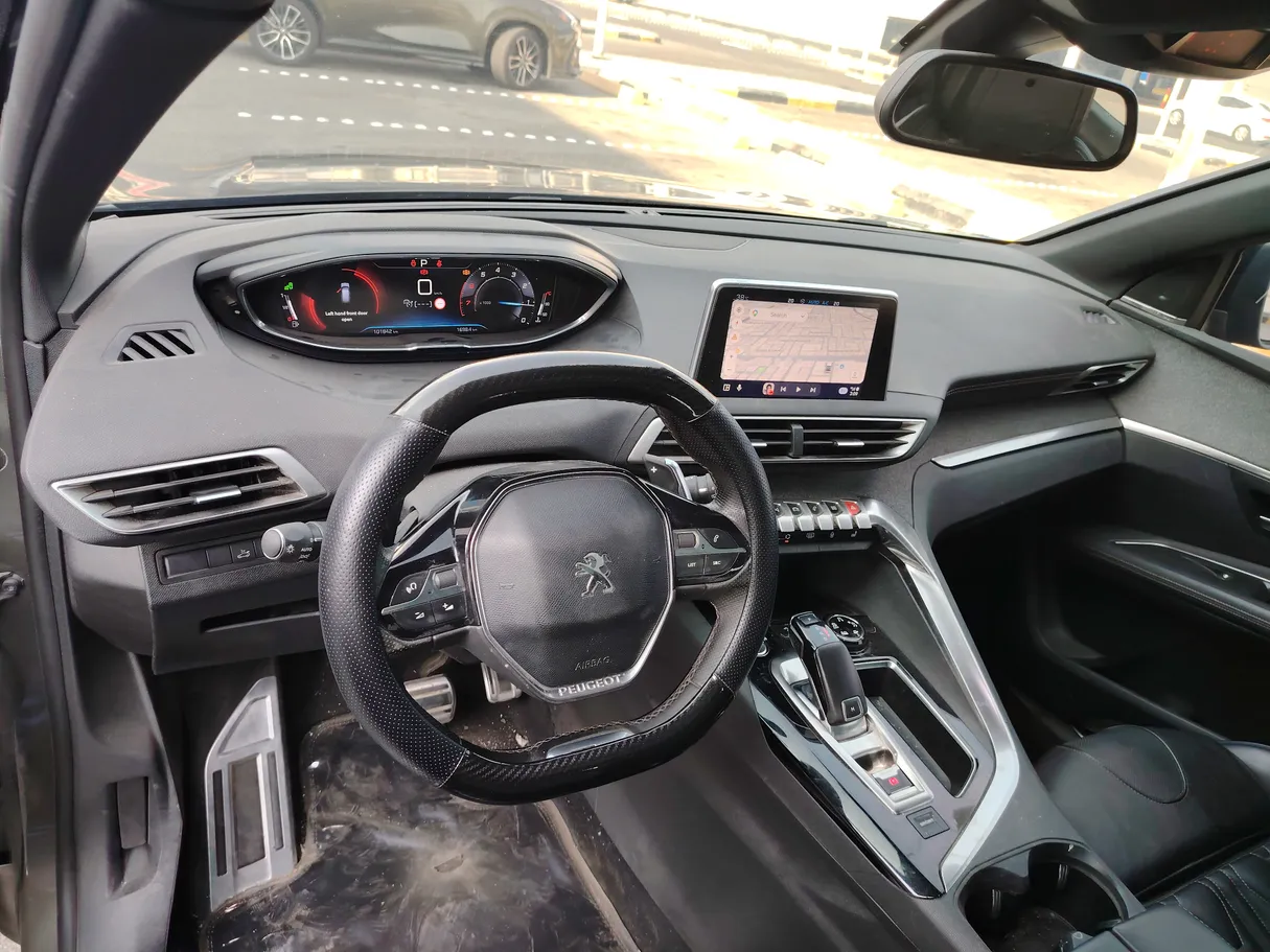 Car image 11