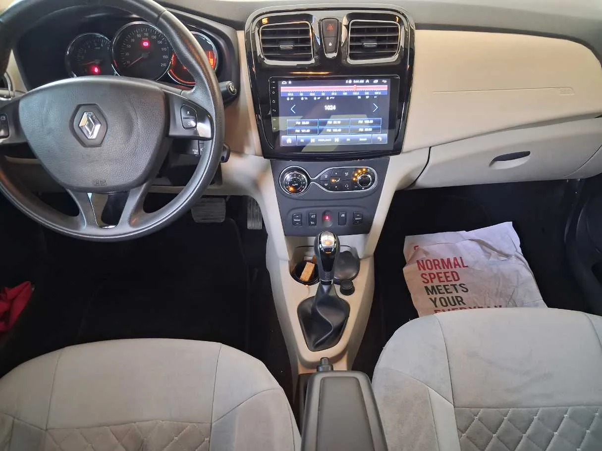 Car image 17