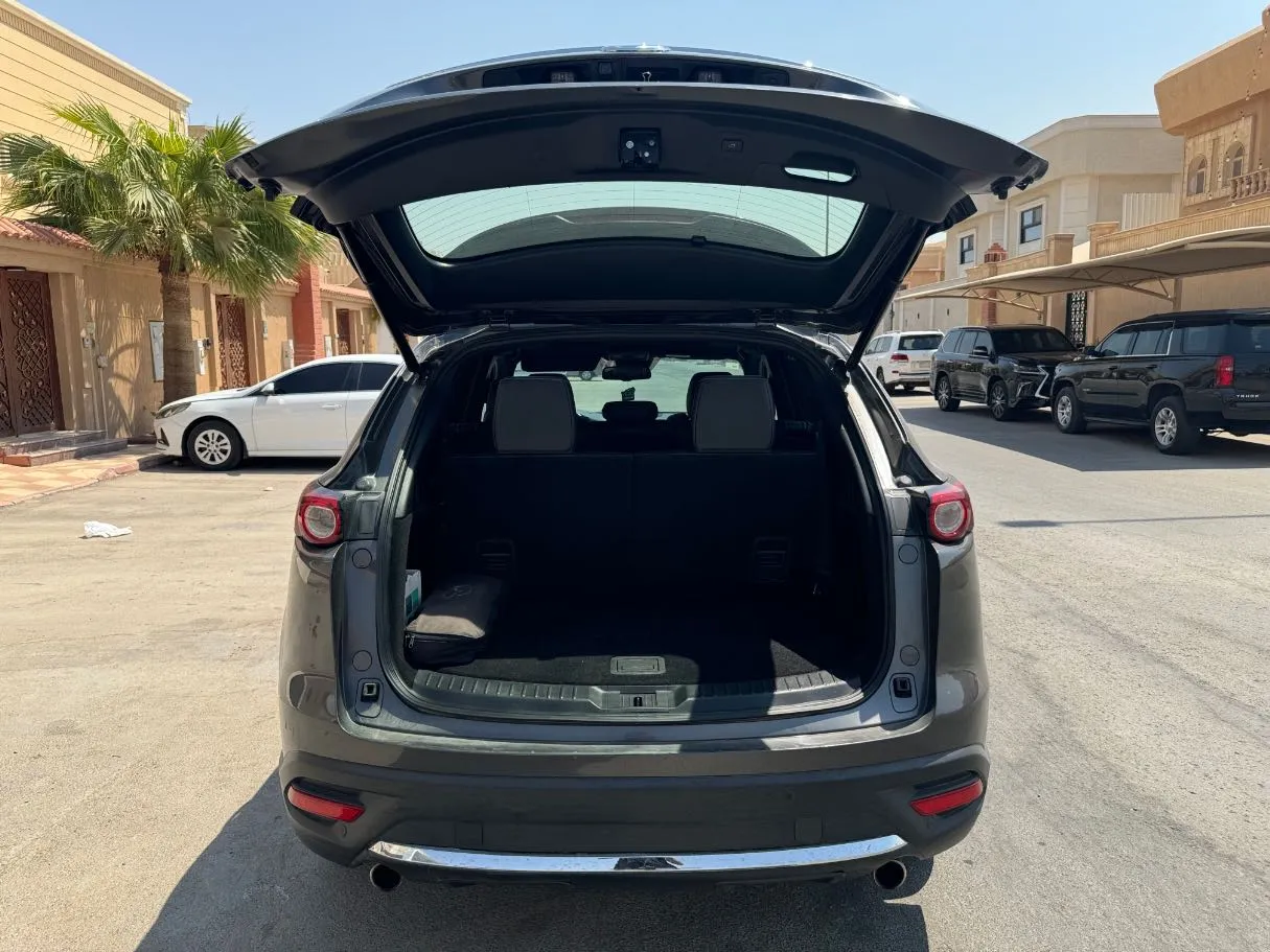 Car image 23