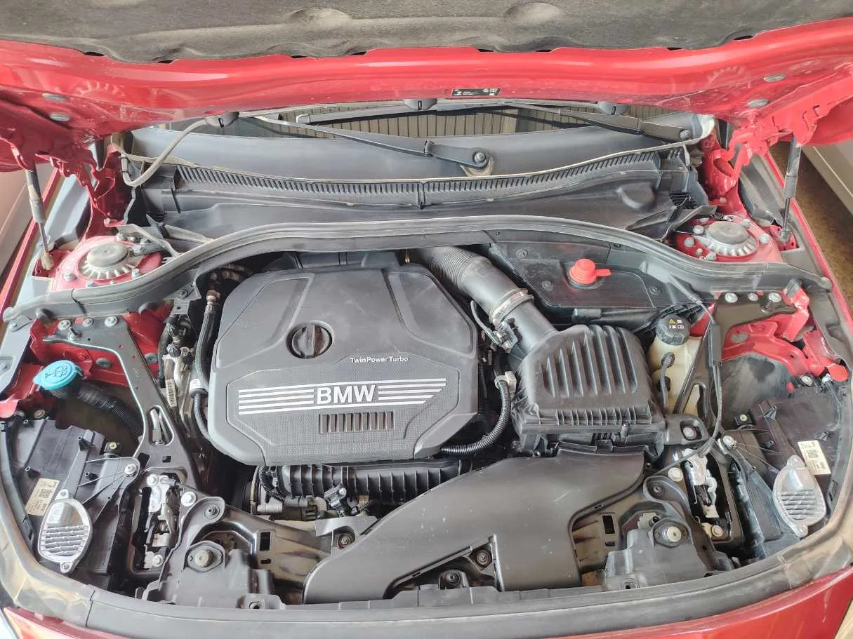 Car image 32