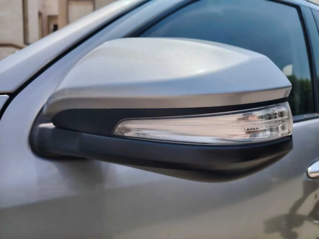 Car image 26