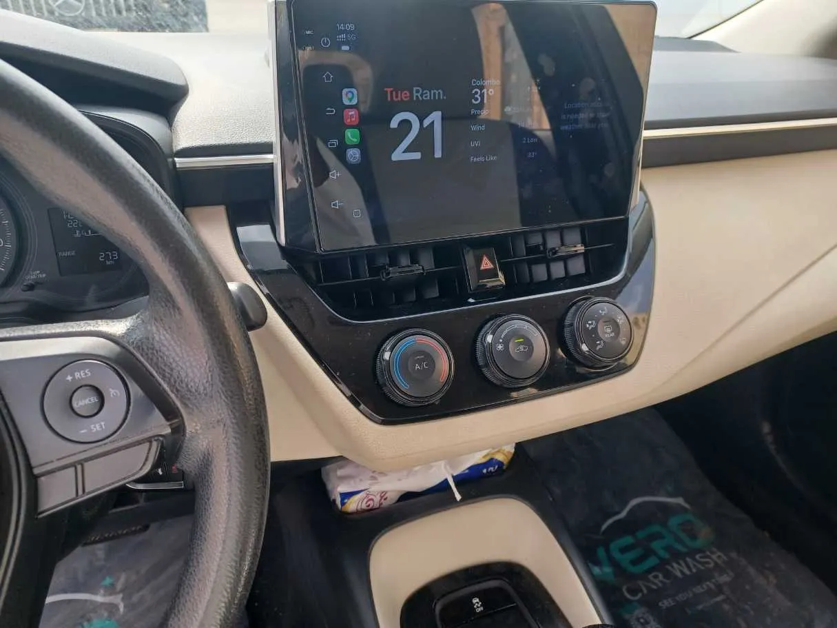 Car image 16
