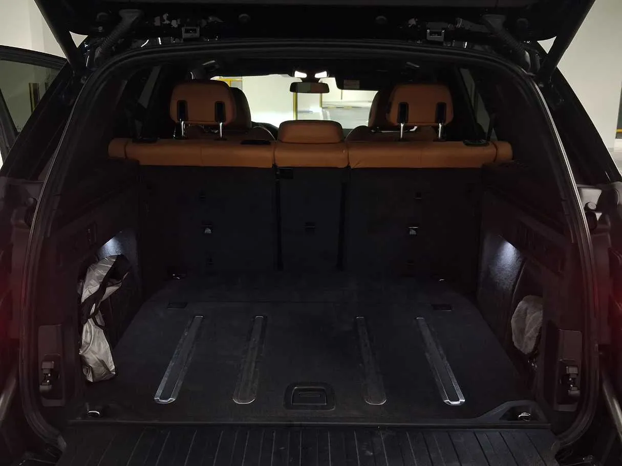 Car image 21