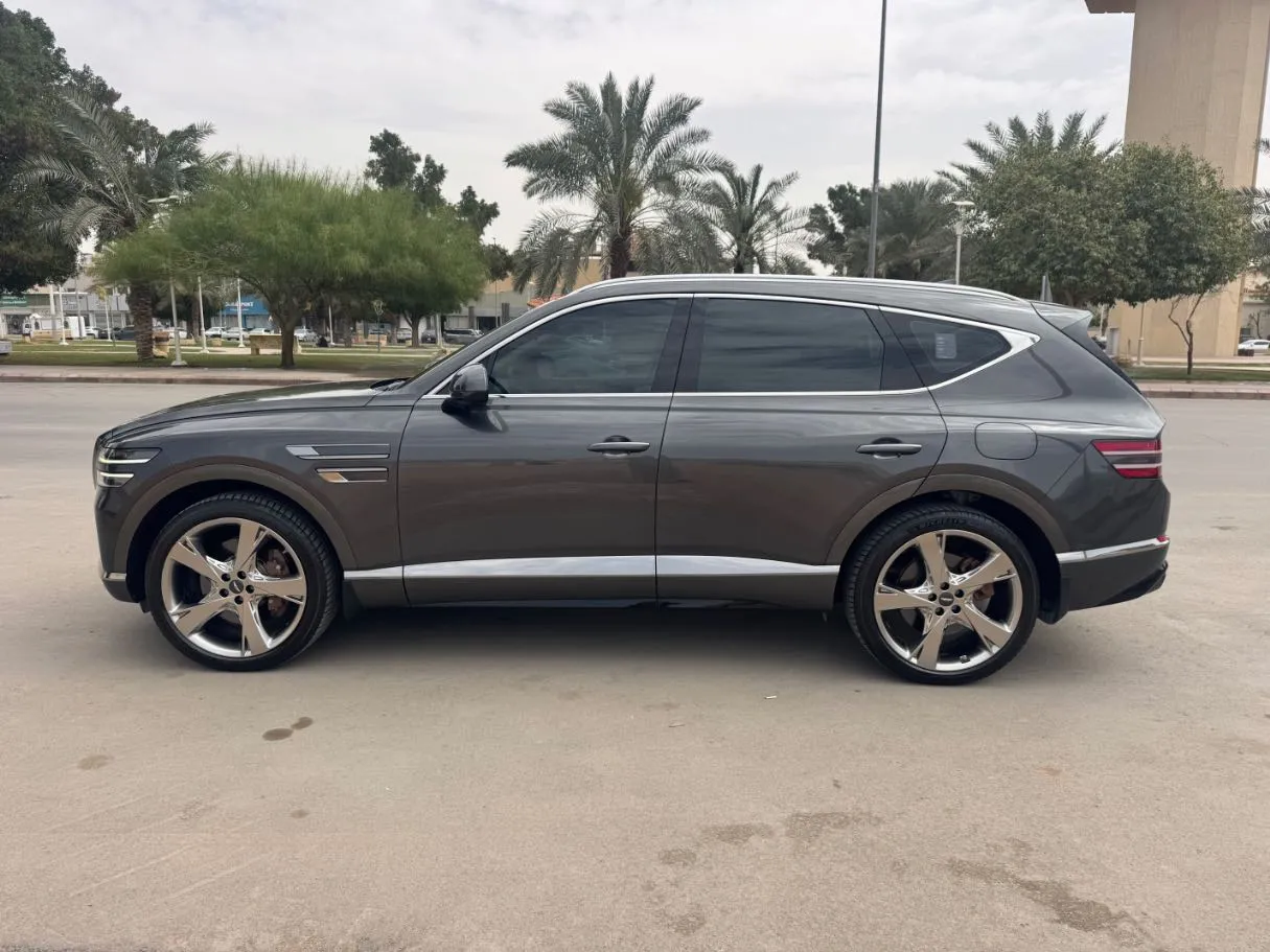 Car image 8