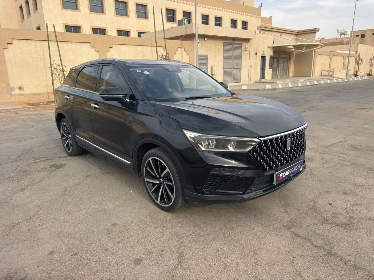 Car image 3