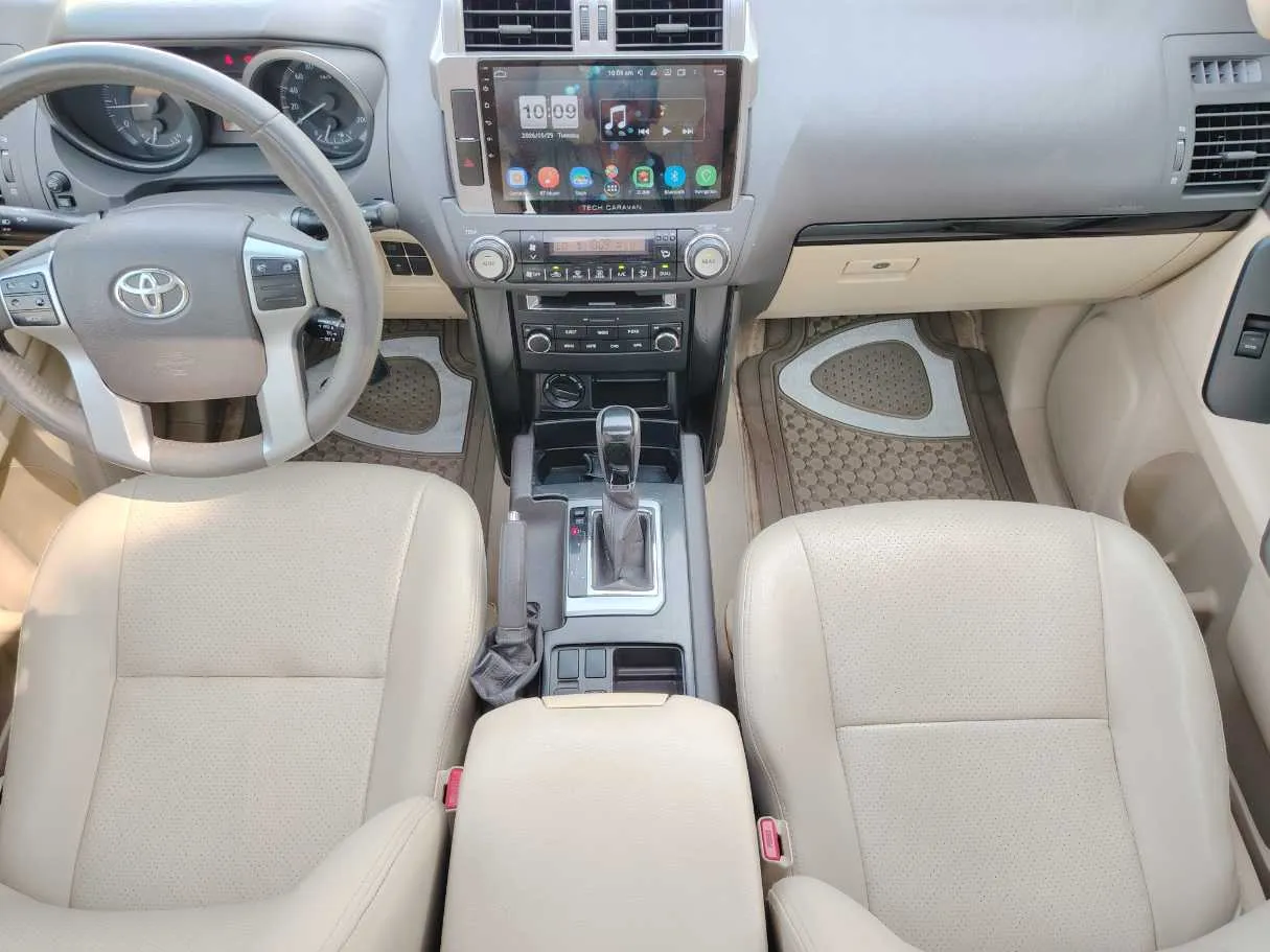 Car image 24