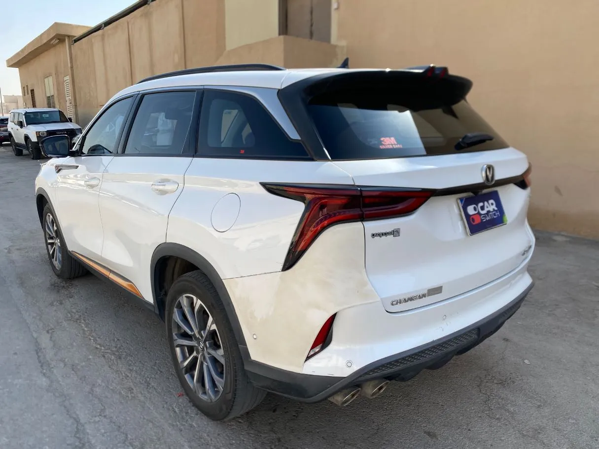 Car image 7